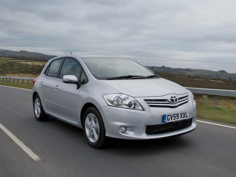  Toyota Auris 5-Door 2010 года  (UK) (фото 7 из 59)
